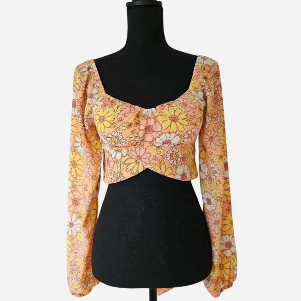 MADDEN NYC Women's Size XS Cropped‎  Floral Long Sleeve Blouse